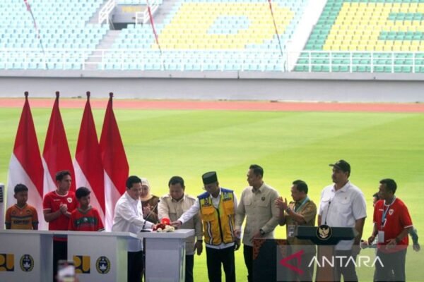 Prabowo Mendorong Kerja Sama Antara Klub dan Sektor Swasta Usai Peresmian 17 Stadion Prabowo Mendorong Kerja Sama Antara Klub dan Sektor Swasta Usai Peresmian 17 Stadion