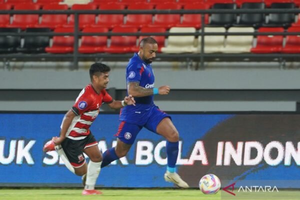 Arema FC Siap All Out Rebut Tiga Poin Melawan Persebaya Arema FC Siap All Out Rebut Tiga Poin Melawan Persebaya