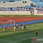 10 Pemain Persib Taklukkan Arema FC di Kandangnya dengan Skor 2-1