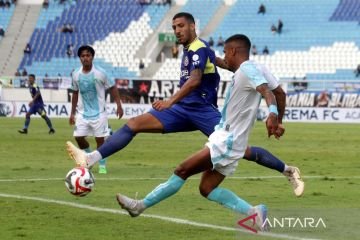 Arema FC Dominates PSBS Biak with a 4-1 Victory Arema FC Dominates PSBS Biak with a 4-1 Victory