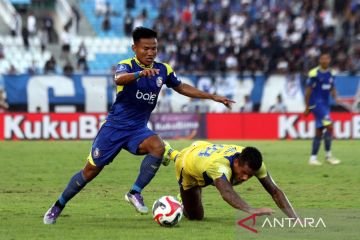 Persib Bandung Menang Tipis Atas Arema FC dengan Skor 2-1
