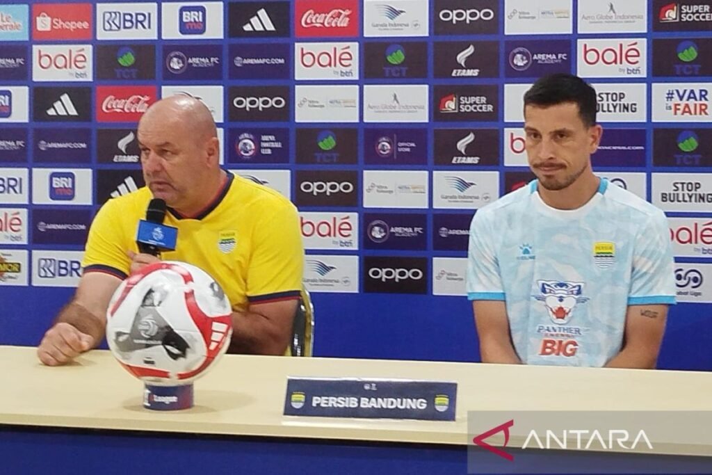 Pelatih Persib: Pertandingan Melawan Arema Bisa Menjadi Tantangan Karena Persiapan yang Terbatas
