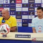 Pelatih Persib: Pertandingan Melawan Arema Bisa Menjadi Tantangan Karena Persiapan yang Terbatas