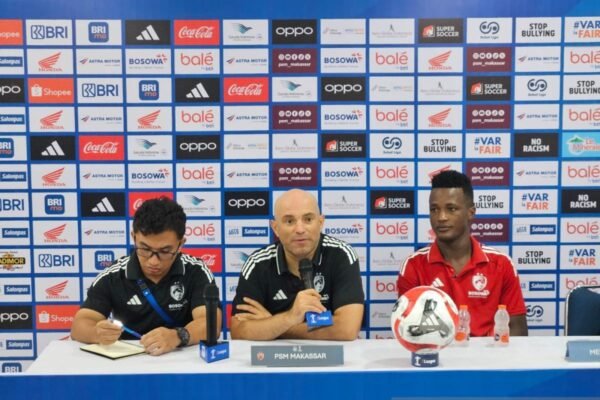 Here are a few alternate titles for “Bernardo Tavares lega PSM akhiri puasa kemenangan di BRI Super League”:
1. “Bernardo Tavares Merasa Lega Setelah PSM Memutus Rentetan Kemenangan di BRI Super League”
2. “Kemenangan Pertama PSM: Bernardo Tavares Ekspresikan Kebahagiaan di BRI Super League”
3. “Bernardo Tavares Rayakan Kemenangan PSM Setelah Lama Tanpa Menang di BRI Super League”
4. “PSM Akhirnya Kembali Menang: Bernardo Tavares Ungkap Rasa Lega di BRI Super League”
5. “Kemenangan Pertama PSM di BRI Super League: Bernardo Tavares Mengungkapkan Lega”
Feel free to let me know if you need more options or adjustments! Here are a few alternate titles for "Bernardo Tavares lega PSM akhiri puasa kemenangan di BRI Super League":
1. "Bernardo Tavares Merasa Lega Setelah PSM Memutus Rentetan Kemenangan di BRI Super League"
2. "Kemenangan Pertama PSM: Bernardo Tavares Ekspresikan Kebahagiaan di BRI Super League"
3. "Bernardo Tavares Rayakan Kemenangan PSM Setelah Lama Tanpa Menang di BRI Super League"
4. "PSM Akhirnya Kembali Menang: Bernardo Tavares Ungkap Rasa Lega di BRI Super League"
5. "Kemenangan Pertama PSM di BRI Super League: Bernardo Tavares Mengungkapkan Lega"
Feel free to let me know if you need more options or adjustments!